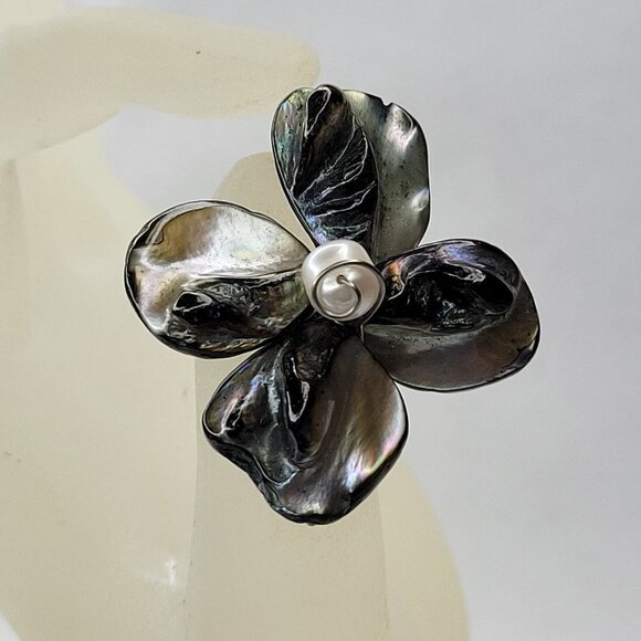 Midnight Blue Sea Shell Freshwater Pearl Bead Asymmetric Flower Adjustable Ring - Picture 5 of 12